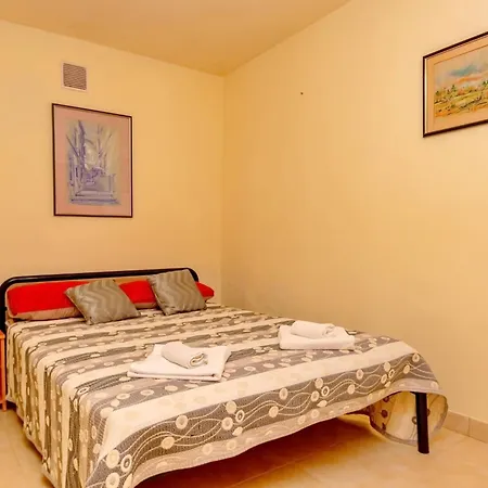 House Hidden Bay-one Bedroom With Terrace Ans Sea View