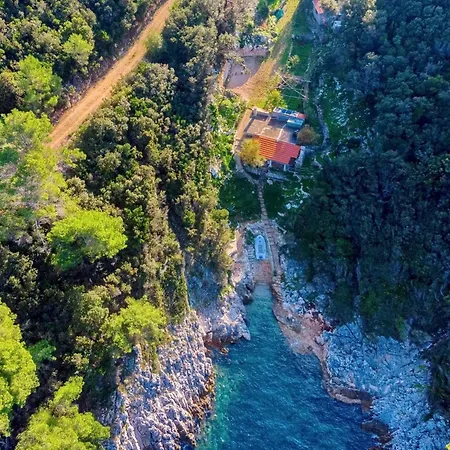 House Hidden Bay-one Bedroom With Terrace Ans Sea View