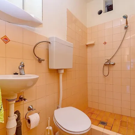 House Hidden Bay-one Bedroom With Terrace Ans Sea View *