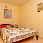 House Hidden Bay-one Bedroom With Terrace Ans Sea View