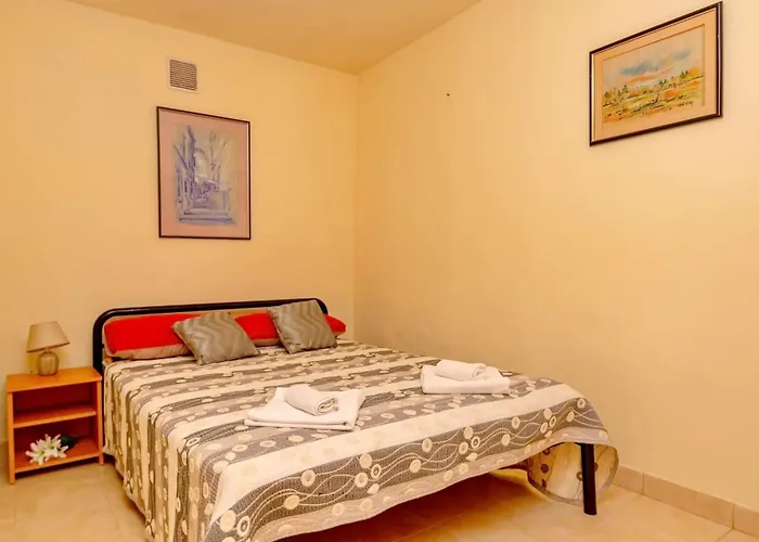 House Hidden Bay-one Bedroom With Terrace Ans Sea View