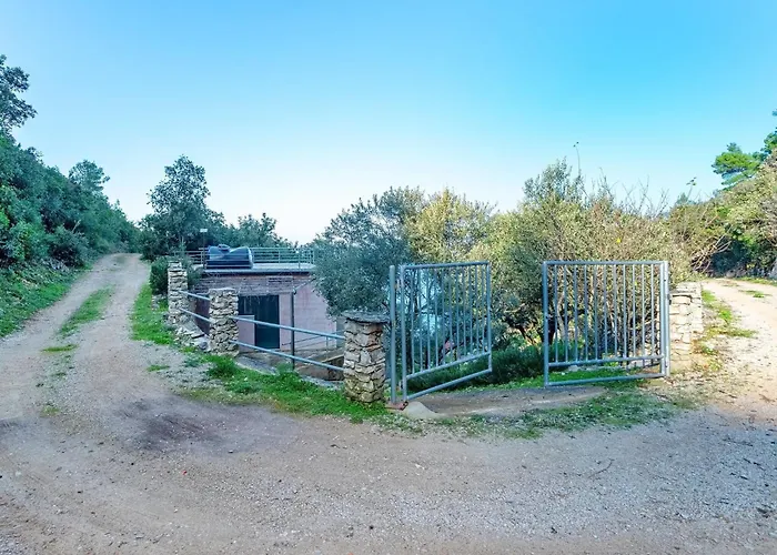 House Hidden Bay-one Bedroom With Terrace Ans Sea View *