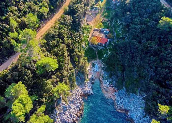 House Hidden Bay-one Bedroom With Terrace Ans Sea View