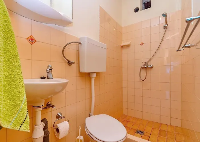 House Hidden Bay-one Bedroom With Terrace Ans Sea View *