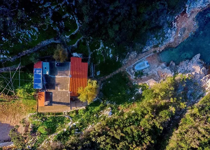 House Hidden Bay-one Bedroom With Terrace Ans Sea View